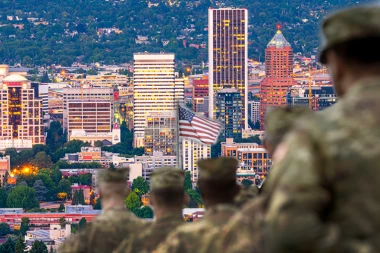 PORTLAND POD OPSADOM: Tramp prekršio zakon i objavio vojnu akciju!