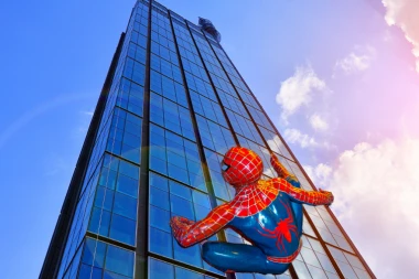 UHAPŠEN "SPAJDERMEN": Osvojio najvišu zgradu Evrope, pa završio iza rešetaka! (VIDEO)