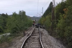 VOZ PREGAZIO ČOVEKA KOD PANČEVA! Muškarac (46) sedeo na pruzi kada ga je lokomotiva pokosila, nije mu bilo spasa!