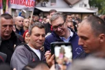 SNS SLAVI NOVU REKORDNU PODRŠKU: Stiglo novo istraživanje javnog mnjenja! Opozicija u slobodnom padu, kod naprednjaka se ori "Aco, Srbine" – Vučić se veseli sa narodom!