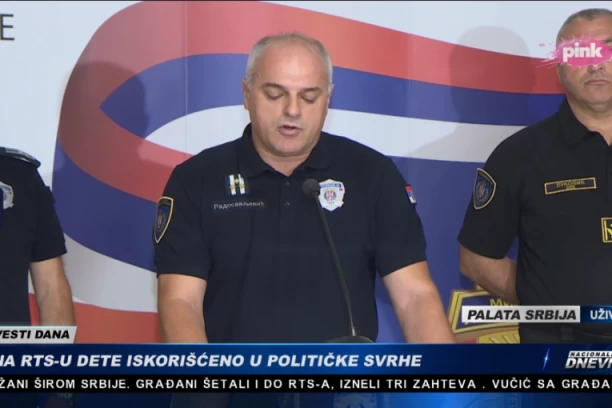 GRAĐANI USTALI PROTIV BLOKADA! 157.000 ljudi na ulicama širom Srbije, blokaderi napali okupljene u Bogatiću - povređena dva policajca!