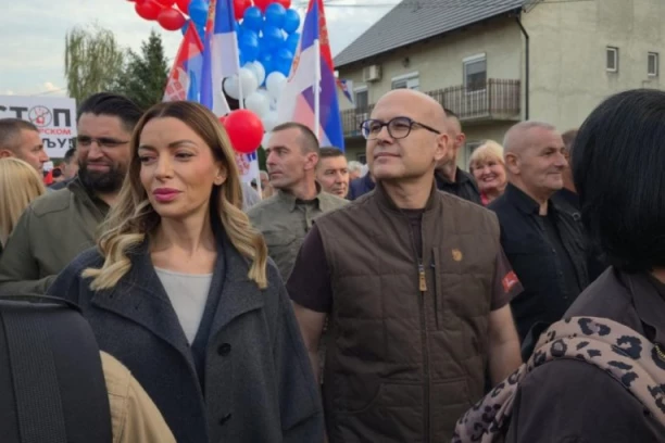 GRAĐANI ŽELE NORMALAN ŽIVOT! Mesarovićeva: Veličanstveni skupovi protiv blokada širom Srbije!