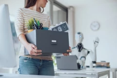 VEŠTAČKA INTELIGENCIJA PREUZIMA POSLOVE OVIH LJUDI! Neka zanimanja odlaze u zaborav, ali OVA još odolevaju!