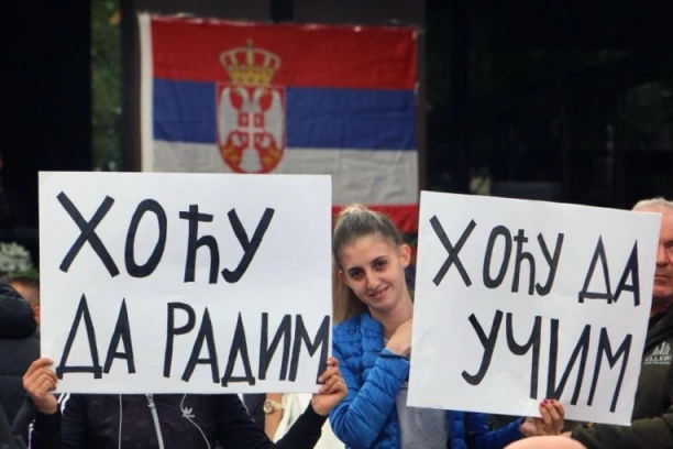 USTALA JE PRISTOJNA SRBIJA! 157.000 građana reklo glasno "NE" nasilju blokadera u celoj Srbiji - POGLEDAJTE OVE VELIČANSTVENE SLIKE! (FOTO)