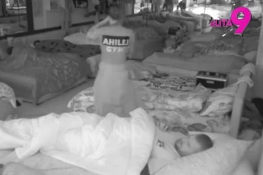 ZARAZA SE ŠIRI MUNJEVITOM BRZINOM PO ELITI: Rane mu se otvorile po telu, SCENA od koje će vam se POVRAĆATI! (VIDEO)