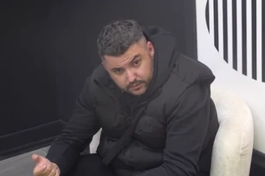 "JA GA ČEKAM KAO MUŠKARAC, A ON NA BOTOKSU" Asmin Durdžić otkrio NOVE DETALJE, pa obelodanio PORUKE iz telefona o OPASNOM MOMKU!