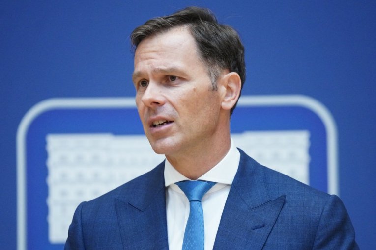 OD POVEĆANJA PLATA, PENZIJA, SJAJNIH PODRŠKI ZA MLADE: Ministar Mali izneo važne informacije za građane!