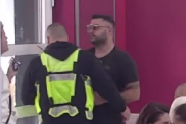 ASMIN DURDŽIĆ VAN KONTROLE: Zaurlao iz petnih žila, pa NASRNUO na takmičara "Elite" - obezbeđenje ga jedva obuzdalo!