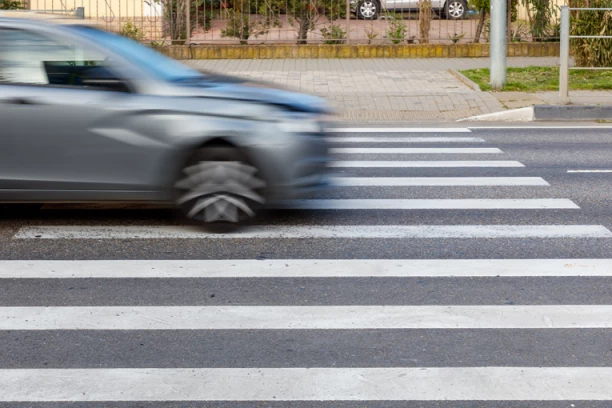 POKOSIO PEŠAKA I POBEGAO! Uhapšen bahati vozač iz Aranđelovca!