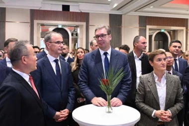 PRISUSTVUJE I PREDSEDNIK VUČIĆ: Prijem povodom Nacionalnog dana Kine u Beogradu (FOTO)