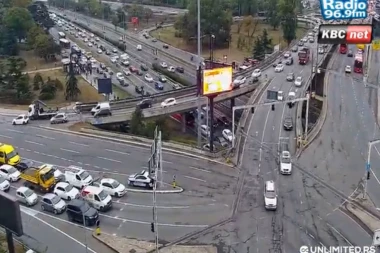 NA GAZELI NEMA IGLA GDE DA PADNE! Kritično jutros na nekoliko lokacija, SPREMITE SE DA MILITE BEOGRADSKIM ULICAMA! (FOTO)