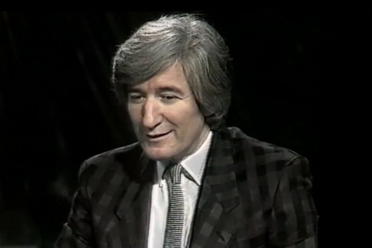 "MALA, NIKADA VIŠE": Toma Zdravković je OVOJ pevačici zabranio da mu DONOSI VINO!