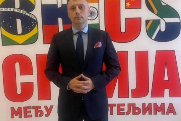 SRBIJA IMA PRIJATELJE I NA ISTOKU I NA ZAPADU: Samir Tandir o položaju Srbije na globalnoj sceni