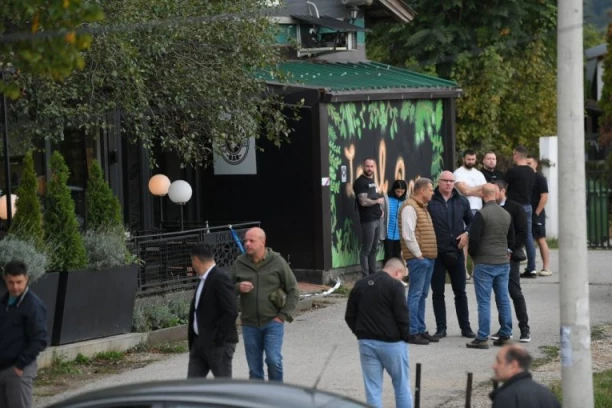 PRETRES NA 32 LOKACIJE POSLE PUCNJAVE U VIŠNJIČKOJ BANJI! Policija zaplenila oružje, drogu... DO SADA PRIVEDENO ČAK 25 OSOBA!