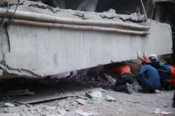 URUŠILA SE ŠKOLA, NAJMANJE TROJE POGINULO! Učenici ostali zarobljeni ispod BETONSKIH PLOČA! Više od 100 povređenih, spasioci u trci s vremenom