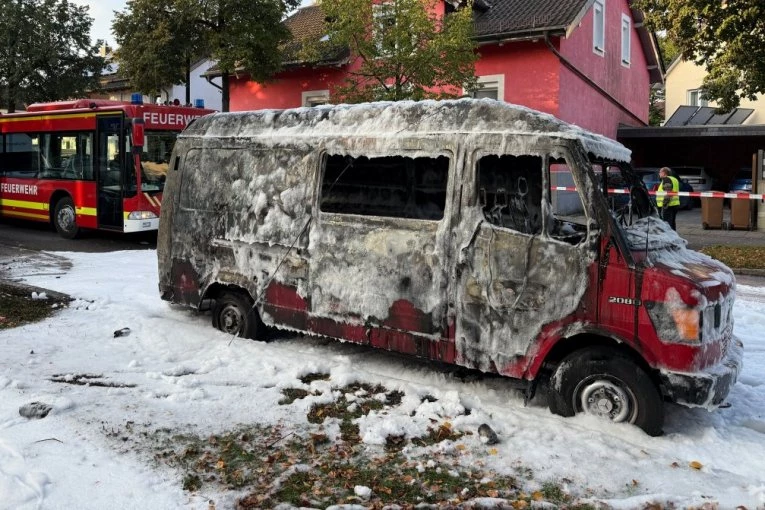 DIGAO KUĆU RODITELJA U VAZDUH, PA SE UBIO! Strava u gradu, detonacija se čula kilometrima daleko