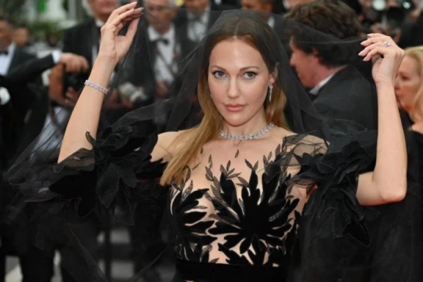 Dečko je terao da abortira: Život slavne HUREM gori nego u seriji, ali SADA je jača nego ikad i izgleda kao BOGINJA (FOTO)