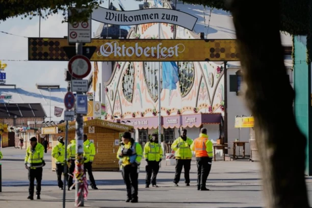 ANTIFA ZATVORILA OKTOBERFEST? Policija pretražuje prostor slavnog festivala, pretnja bombom uplašila hiljade turista