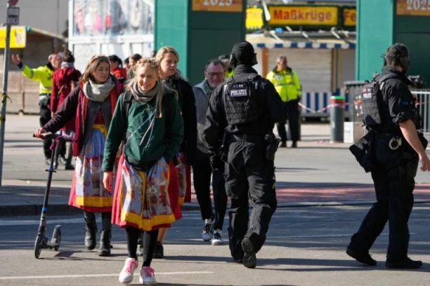 PUCAO U RODITELJE, PA RAZNEO KUĆU BOMBOM! Otkriven motiv užasa koji je zatvorio Oktoberfest! Turisti besni, evo šta traže od grada