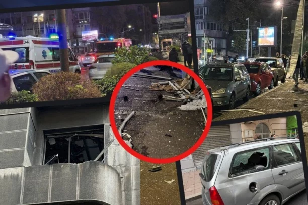 MISTERIJA EKSPLOZIJE U KOSOVSKOJ ULICI! Snažna detonacija odvalila BLINDIRANA vrata, oštećena cela zgrada! U stanu ipak nije bilo plina, policija istražuje stradalog muškarca! (FOTO, VIDEO)