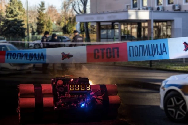 DETE BACILO BOMBU NA KINESKU RADNJU U BORČI! Sve vrvi od policije!