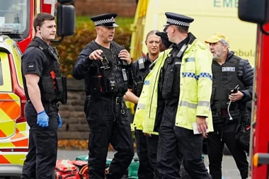 AUTOM PREGAZIO VERNIKE! Četvoro povređenih, premijer poručio da je ZGROŽEN NAPADOM! Evo šta se dogodilo s napadačem (VIDEO)