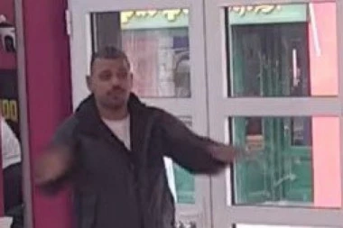 200.000 EVRA DRŽI U KEŠU! PROVALJEN TAJNI ŠTEK Bore Santane - doživeo potpuno POMRAČENJE UMA, NAPAO CIMERE! (GALERIJA)