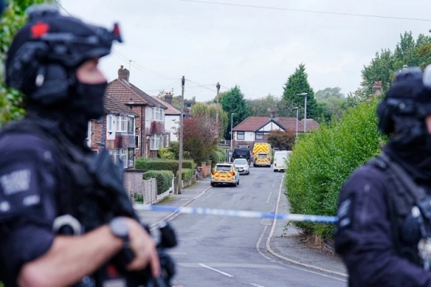 POLICIJA UHAPSILA ŠEST OSOBA: Odmotava se klupko napada u Mančesteru (VIDEO)