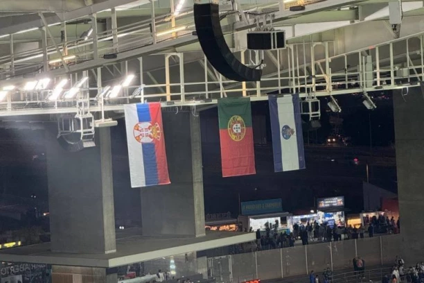KAKVA BRUKA NA STADIONU PORTA: Domaćini ponizili Crvenu zvezdu sramotnim gestom! (FOTO)