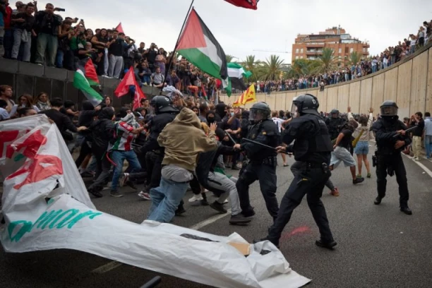 GORI EVROPA! Širom kontinenta veliki antiizraelski protesti - na meti poznati restorani i prodavnice (VIDEO)