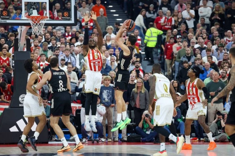 ZVEZDA MERIDIANBET IGRALA SJAJNO, PA SE UGASILA: Bajern naneo drugi poraz crveno-belima, Obst dominirao u Minhenu!