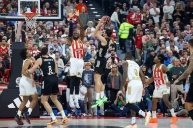 ZVEZDA MERIDIANBET IGRALA SJAJNO, PA SE UGASILA: Bajern naneo drugi poraz crveno-belima, Obst dominirao u Minhenu!