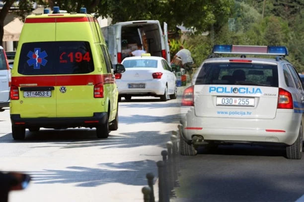 DRAMA U HRVATSKOJ ŠKOLI! Dečak napao drugog dečaka nožem! (VIDEO)