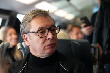 VUČIĆ SE OBRAĆA NACIJI U 21 SAT! Veoma važno gostovanje na TV PINK, OBAVEZNO POGLEDAJTE!