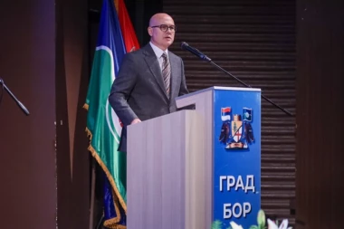 VUČEVIĆ POSLAO SNAŽNU PORUKU IZ BORA: Nećemo stati, Srbija ide napred! Živela slobodna i nikada pokorena Srbija!