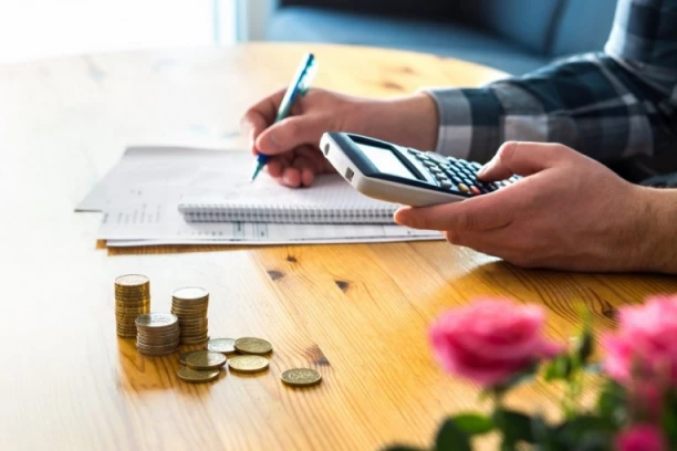 KOLIKO SE PLAĆA PREKOVREMENI I NOĆNI RAD! Mesečno može da bude i 400 evra na platu!