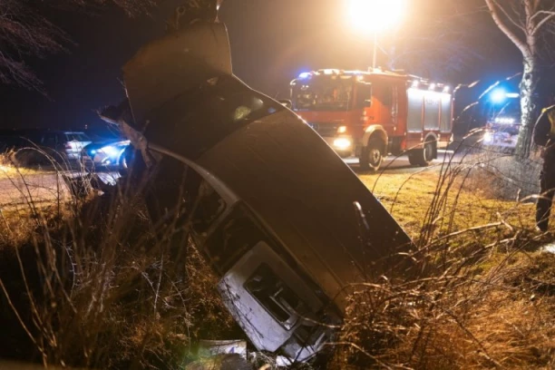 SILOVIT SUDAR AUTOMOBILA SA KAMIONOM! Povređeni mladić i devojka!