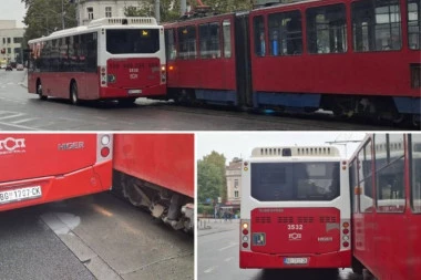 HAOS U CENTRU BEOGRADA! Sudarili se autobus i tramvaj kod Bajlonijeve pijace! (FOTO)