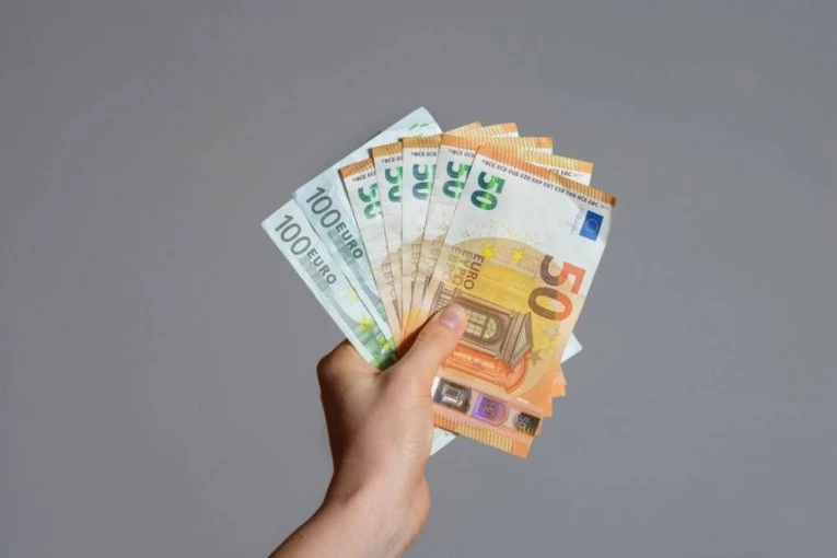 STIŽE NOVA POMOĆ DRŽAVE! Subvencije i do 2,9 miliona dinara, pogledajte da li ste na spisku!