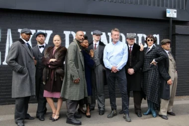 "PEAKY BLINDERS" SE VRAĆAJU NA VELIKA VRATA! Evo da li je Kilijan Marfi u novoj sezoni!