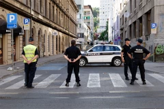 POPEO SE NA DRVO I ODBIJAO DA SIĐE! Policija tragala za nestalim muškarcem, a onda ga pronašla na mestu koje niko nije očekivao!