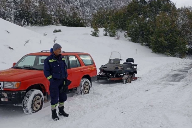 DRAMA TRAJALA DUŽE OD SEDAM SATI! Medojević: "Spasilačka služba vodila bitku sa vremenom!" (FOTO)