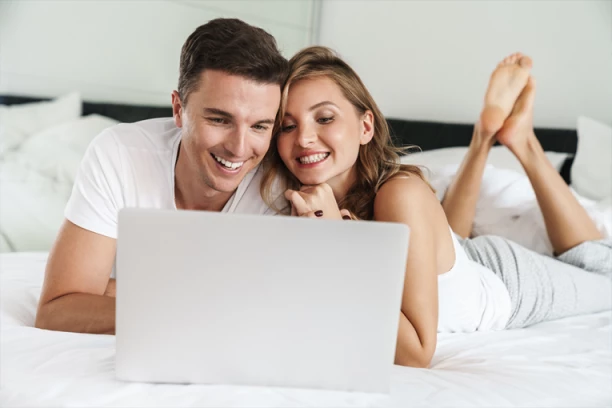 MLADI SRBI MASOVNO ZARAĐUJU NA SAJTOVIMA ZA ODRASLE: Sve legalno, ali ne i bez rizika