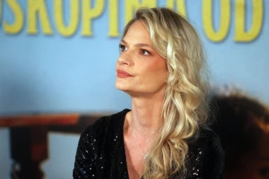 UDALA SE GLUMCA SERIJE "VOJNE AKADEMIJE"! Zablistala u belo haljini, izgleda koa grčka boginja!