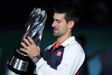 ISTORIJSKA TITULA NOVAKA ĐOKOVIĆA! Lomljenje reketa, spasavanje pet meč-lopti, a onda trijumf - TAKO JE SRBIN DOKAZAO DA JE NEUNIŠTIV