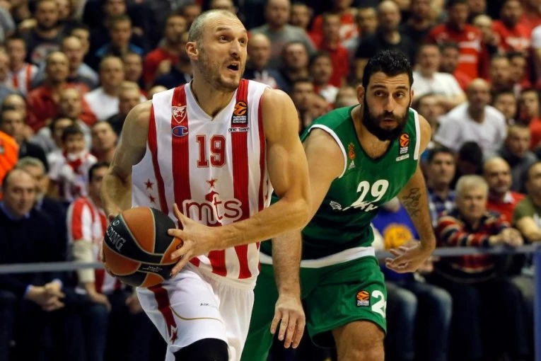 GROM IZ VEDRA NEBA: Legenda se vratila iz penzije!