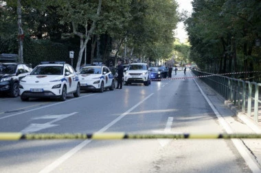 SUDIJA IZREKAO PRESUDU, ON GA NA LICU MESTA LIKVIDIRAO! Detalji horora u sudnici u Tirani! JOŠ DVOJE RANJENO, ZAPISNIČARKA PUKOM SREĆOM IZBEGLA SMRT!