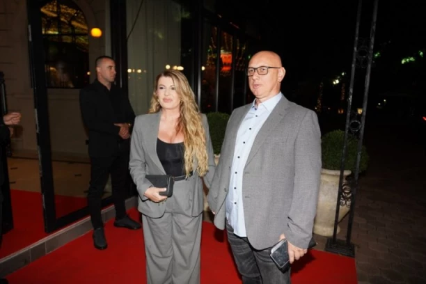 ŠOK! Taške bez Viki stigao u "Pinkove zvezde" - evo šta se dešava! (VIDEO)