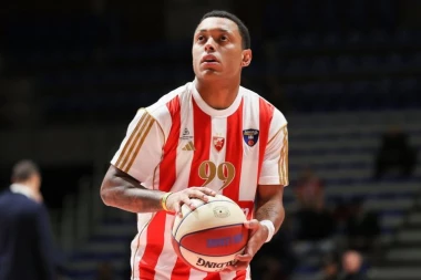 GROMOGLASNI APLAUZ ZA JAGA! Ovako su navijači reagovali na njegov ulazak na teren (VIDEO)