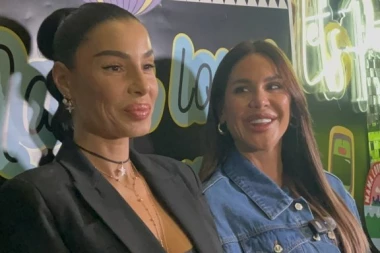 PEVALA PO KLUBOVIMA ZA 50 EVRA! Naša pevačica doživela veliki fijasko, a onda JE UPOZNALA NJEGA!